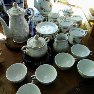Child's hobnail iridescent tea set